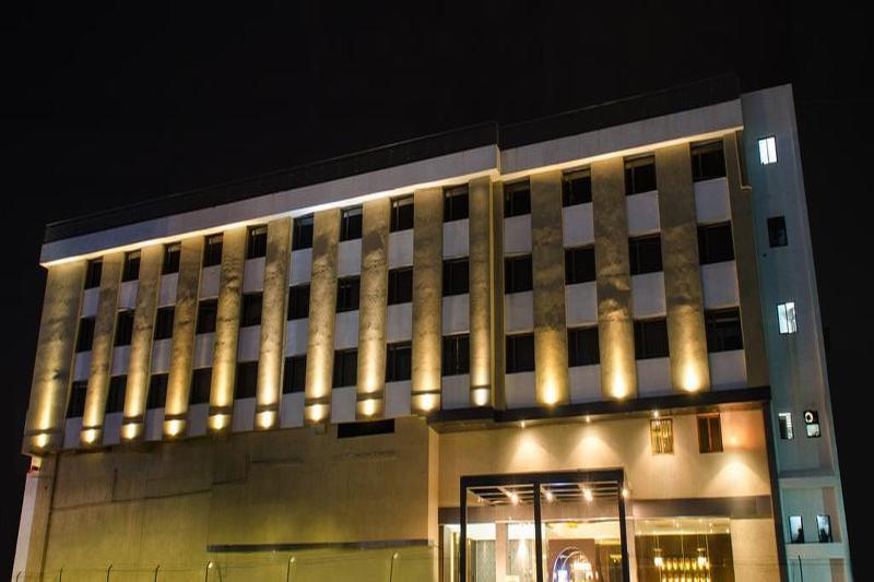 Hotel Siesta Hinjewadi Пуна Экстерьер фото